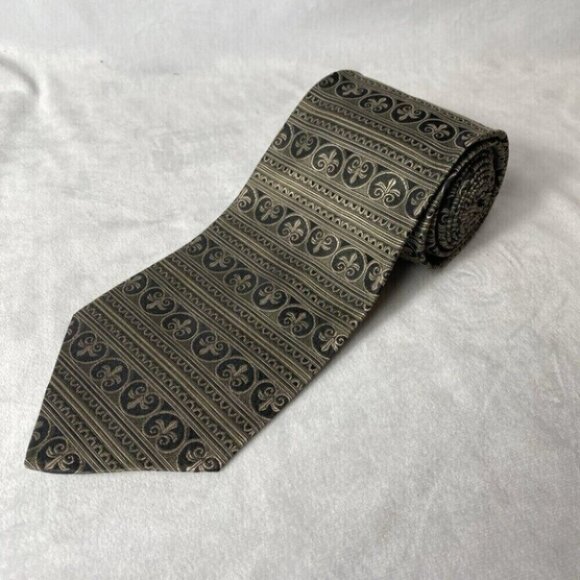 Roundtree & Yorke Neck Tie Mens 58.5”x4” Black Gold Geometric 100% Silk Handmade - Picture 1 of 7